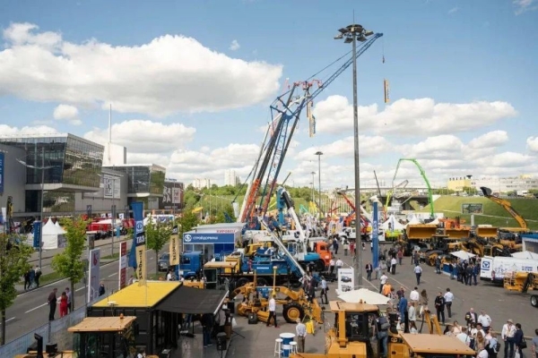 เครื่องบล็อก QGM ในงาน CTT Expo 2023