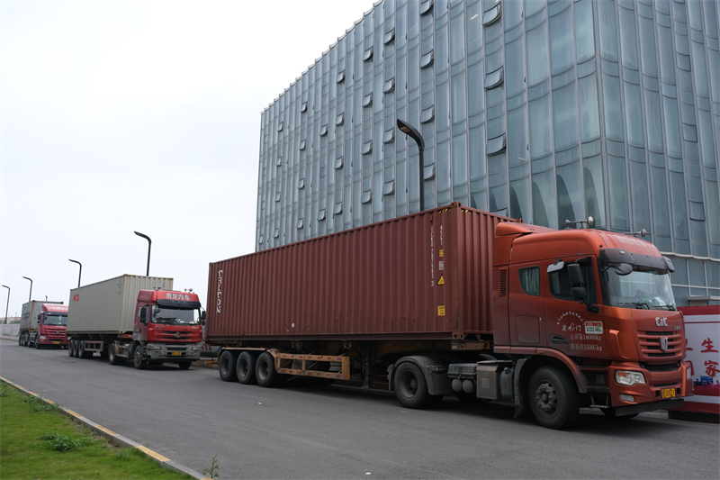 เครื่องทำอิฐ QGM จัดส่งไปยังตะวันออกกลาง ช่วยให้การก่อสร้างในภูมิภาคก้าวกระโดดครั้งใหม่