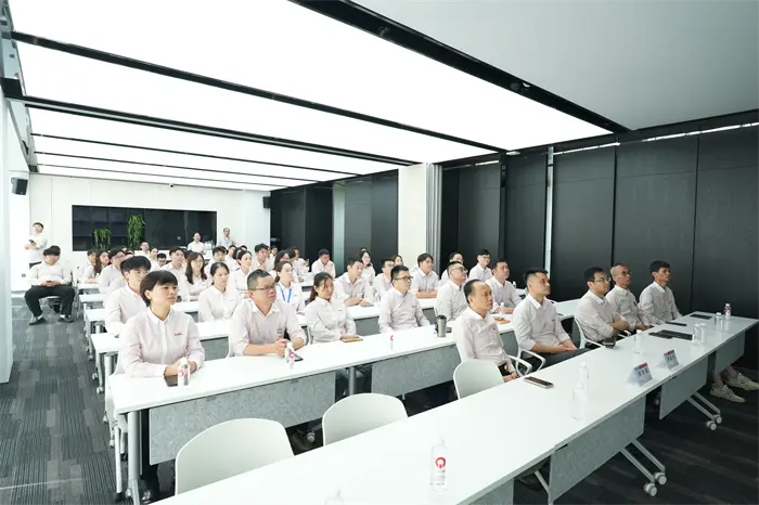 QGM: ชมขบวนพาเหรดของทหารด้วยกันและรวบรวมกำลังเพื่อความก้าวหน้า