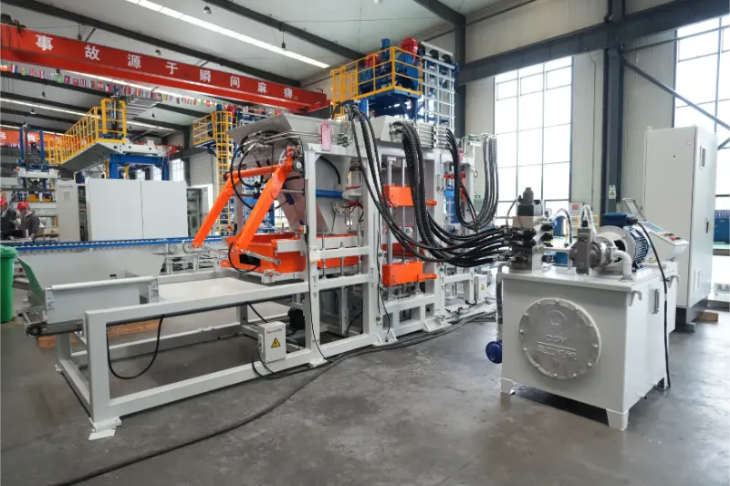สายการผลิตอิฐอัตโนมัติเต็มรูปแบบ QT6 ของบริษัท Quangong Machinery Co., Ltd. ช่วยเพิ่มศักยภาพในการผลิตอิฐที่ทำกำไรได้สูงจากขยะมูลฝอย