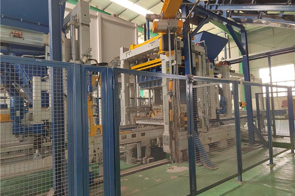 เริ่มดำเนินการโครงการเครื่องบล็อกคอนกรีต Zenith1500-2 ช่วยก่อสร้างเทศบาลเมืองมาลี